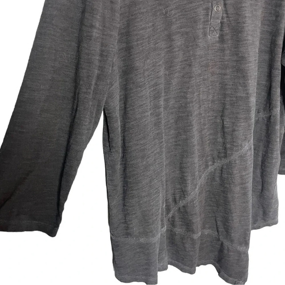 LOGO by Lori Goldstein Size Medium Distressed Cotton Slub 3/4 Sleeve Top Black - Picture 5 of 8